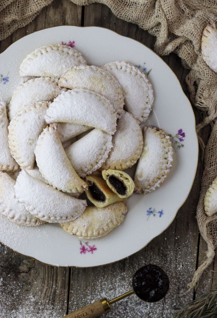 Mouthwatering empanada cookies